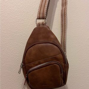 Cluci Small Sling Bag